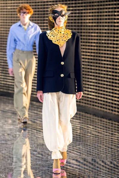 Look 73